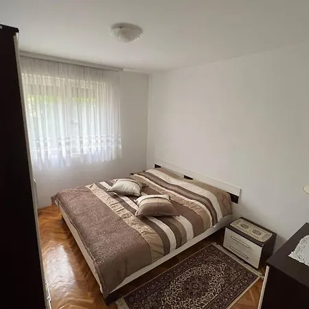Jan's Cozy Flat Near Old Town *