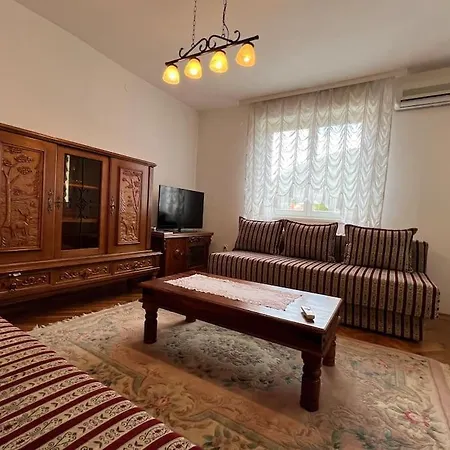 Jan's Cozy Flat Near Old Town *
